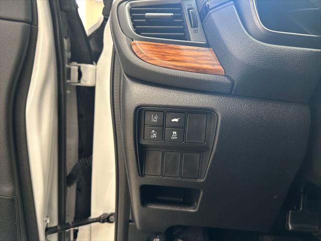 Photo of 2022 Platinum White Pearl Honda CR-V