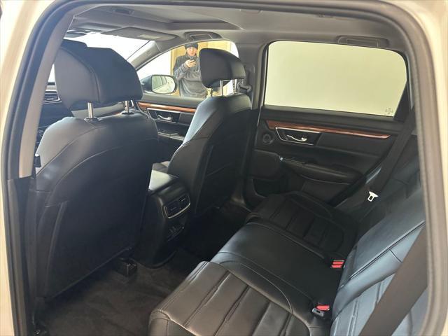Photo of 2022 Platinum White Pearl Honda CR-V