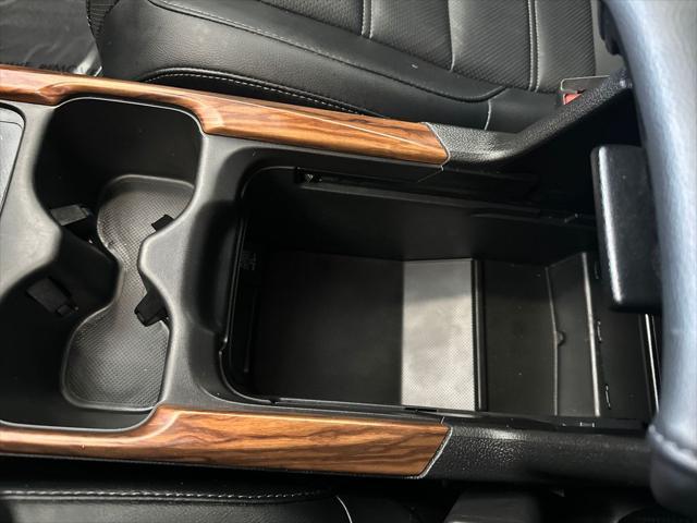 Photo of 2022 Platinum White Pearl Honda CR-V