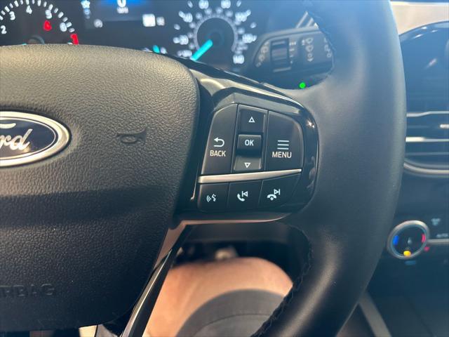 Photo of 2022 Agate Black Metallic Ford Escape