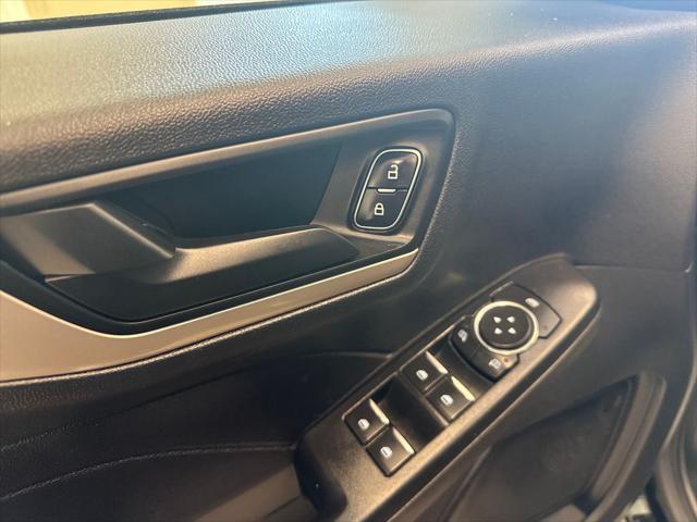 Photo of 2022 Agate Black Metallic Ford Escape