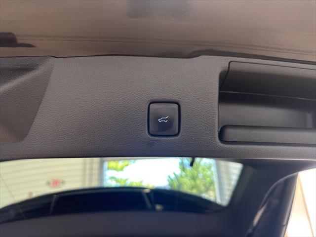 Photo of 2022 Agate Black Metallic Ford Escape