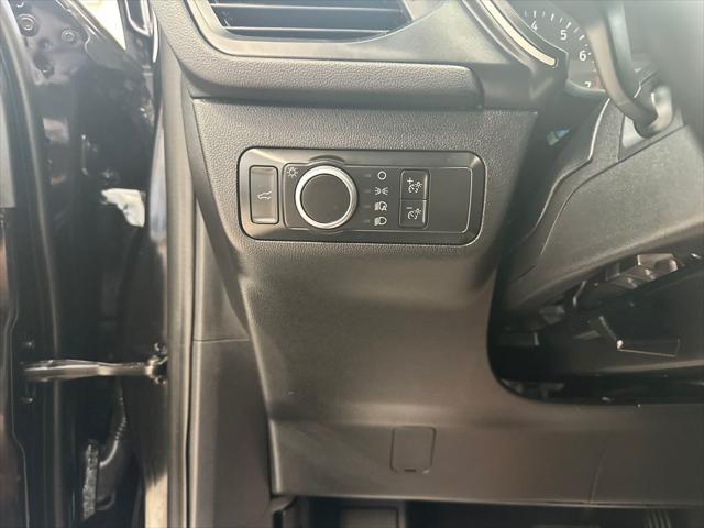 Photo of 2022 Agate Black Metallic Ford Escape