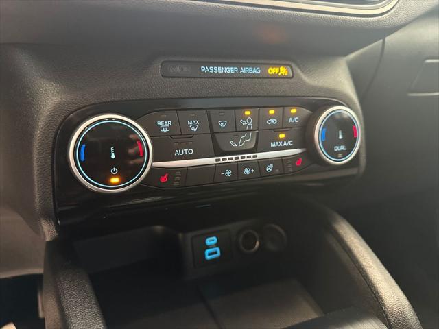 Photo of 2022 Agate Black Metallic Ford Escape