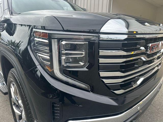 Photo of 2022 Onyx Black GMC Sierra 1500