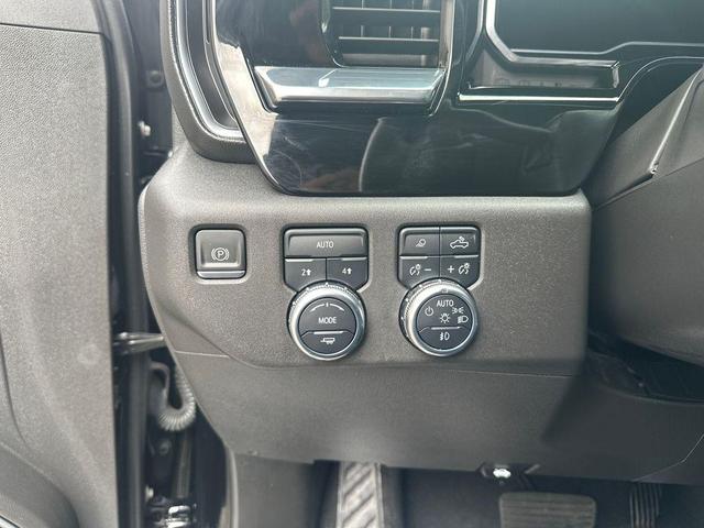 Photo of 2022 Onyx Black GMC Sierra 1500