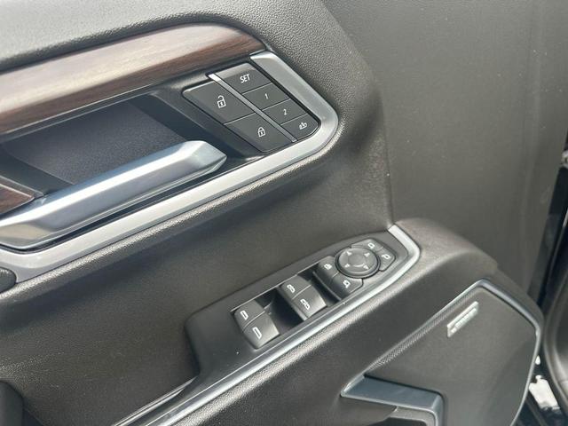 Photo of 2022 Onyx Black GMC Sierra 1500