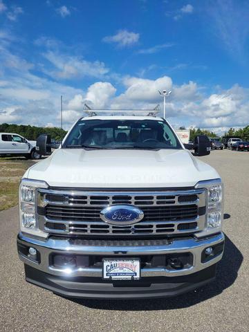 Photo of 2025 Oxford White Ford F-350
