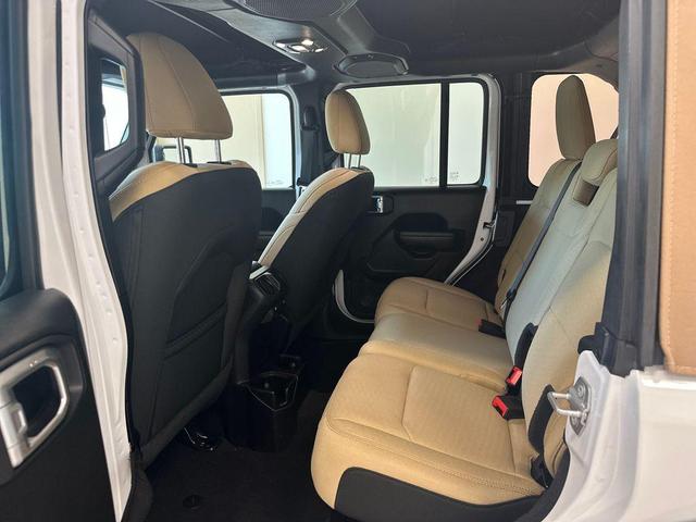 Photo of 2021 Bright White Clearcoat Jeep Wrangler Unlimited
