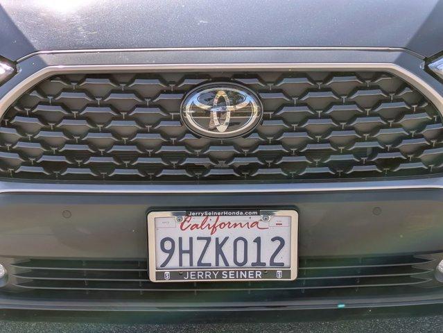 Photo of 2023 Black Toyota Corolla Cross