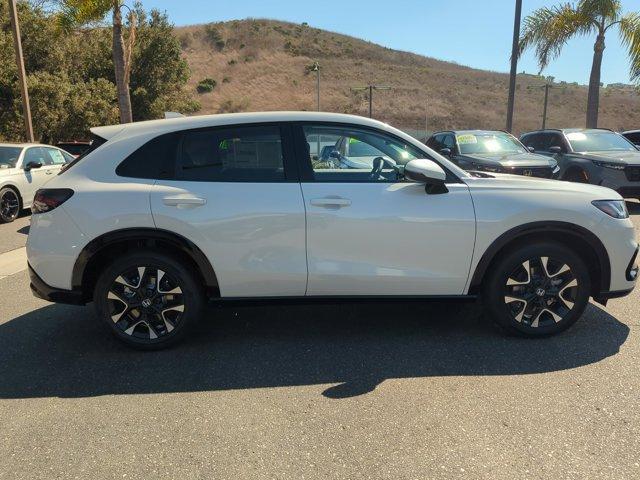 Photo of 2026 Platinum White Pearl Honda HR-V