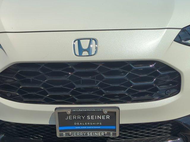 Photo of 2026 Platinum White Pearl Honda HR-V