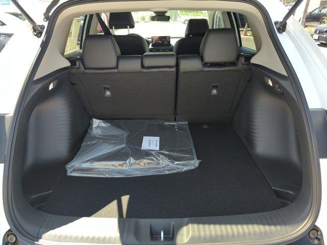 Photo of 2026 Platinum White Pearl Honda HR-V