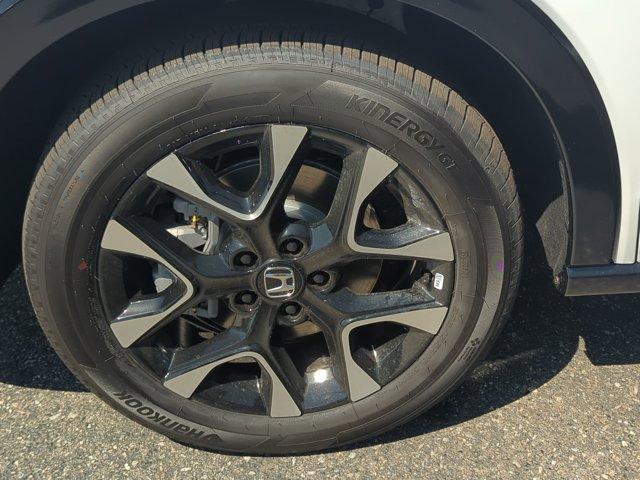 Photo of 2026 Platinum White Pearl Honda HR-V