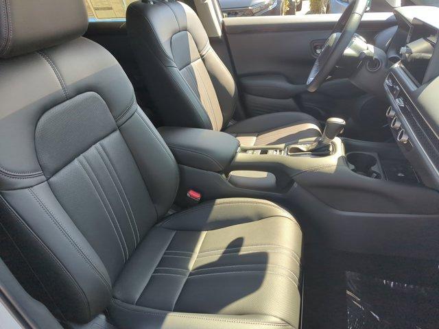 Photo of 2026 Platinum White Pearl Honda HR-V