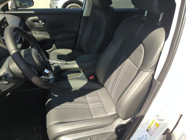 Photo of 2026 Platinum White Pearl Honda HR-V