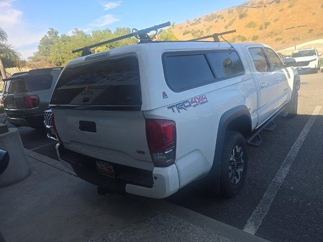 Photo of 2017 Super White Toyota Tacoma