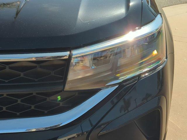 Photo of 2022 Deep Black Pearl Effect Volkswagen Taos