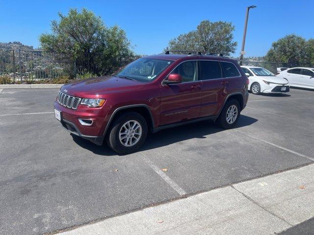 Photo of 2018 Velvet Red Pearlcoat Jeep Grand Cherokee