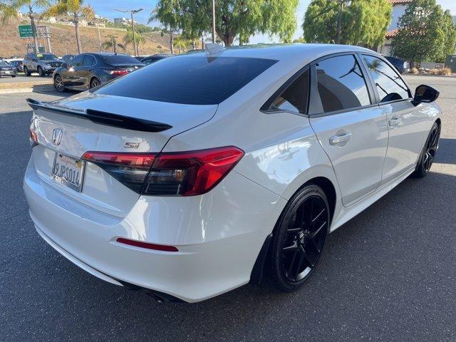 Photo of 2024 White Honda Civic Si