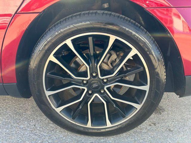 Photo of 2018 Ruby Red Ford Taurus