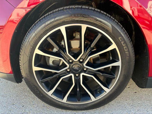 Photo of 2018 Ruby Red Ford Taurus