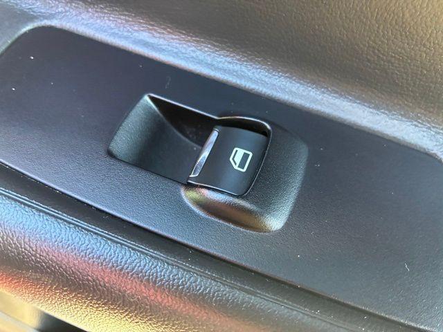 Photo of 2018 Ruby Red Ford Taurus