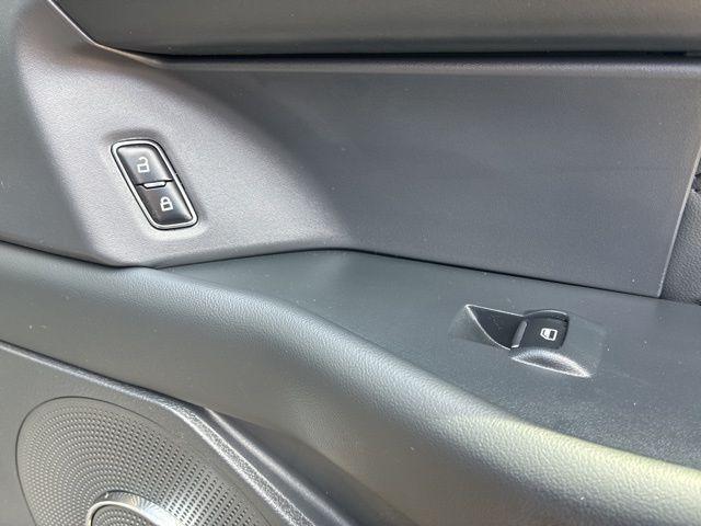 Photo of 2024 Agate Black Metallic Ford Expedition