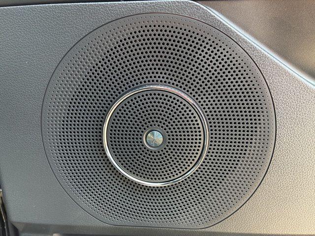 Photo of 2024 Agate Black Metallic Ford Expedition