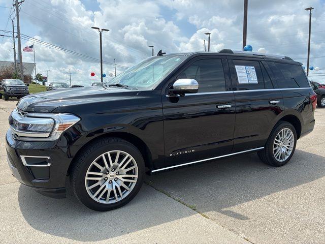 Photo of 2024 Agate Black Metallic Ford Expedition