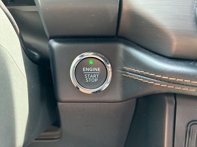 Photo of 2024 Agate Black Metallic Ford Expedition