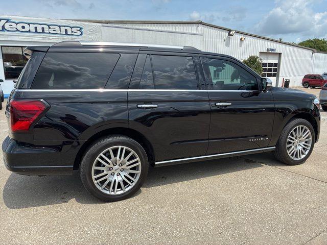 Photo of 2024 Agate Black Metallic Ford Expedition