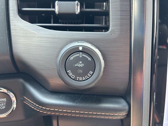 Photo of 2024 Agate Black Metallic Ford Expedition