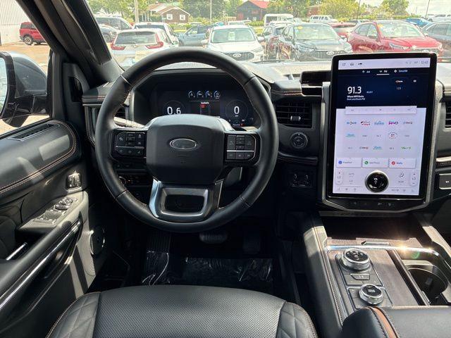 Photo of 2024 Agate Black Metallic Ford Expedition