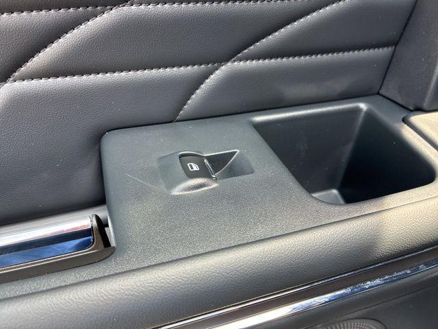 Photo of 2024 Agate Black Metallic Ford Expedition