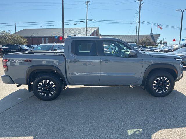 Photo of 2022 Boulder Gray Nissan Frontier