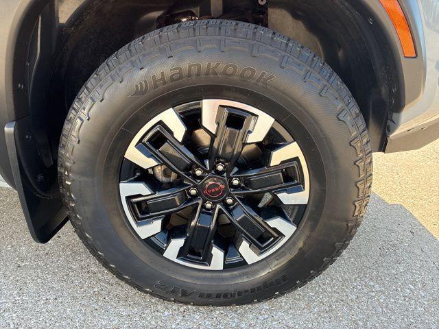 Photo of 2022 Boulder Gray Nissan Frontier