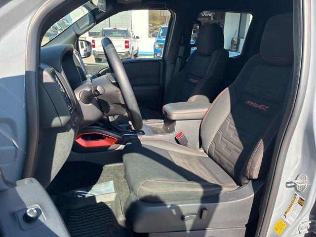 Photo of 2022 Boulder Gray Nissan Frontier