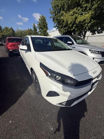 Photo of 2024 Snow White Pearl Kia Forte