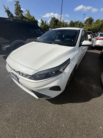 Photo of 2024 Snow White Pearl Kia Forte