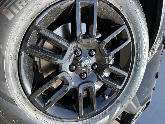 Photo of 2025 Santorini Black Land Rover Defender