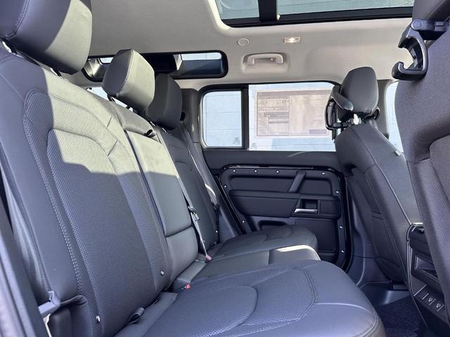 Photo of 2025 Santorini Black Land Rover Defender