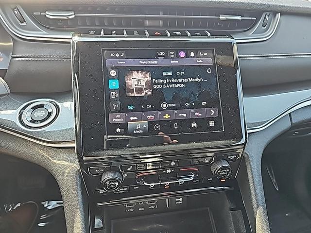 Photo of 2022 Metallic Jeep Grand Cherokee L