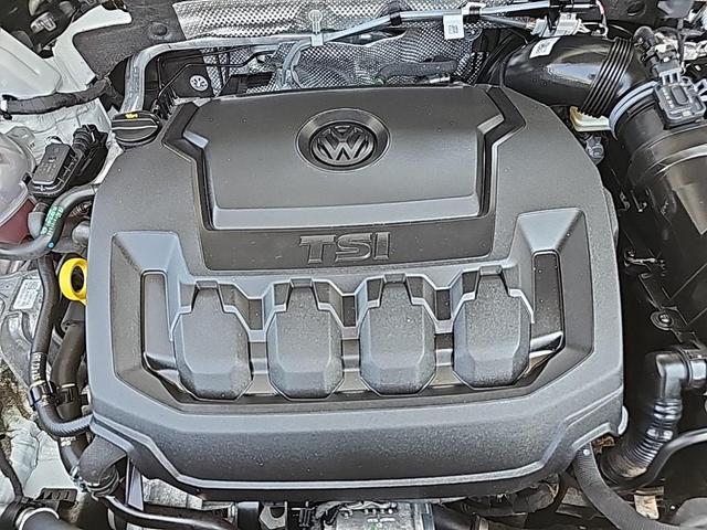 Photo of 2022 Pure White Volkswagen Tiguan