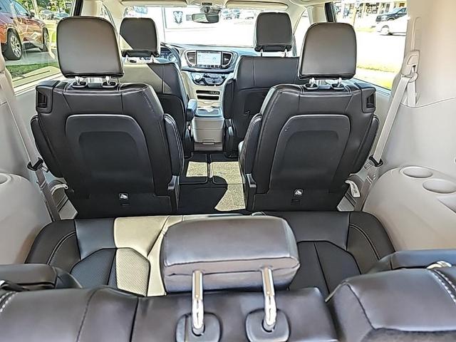Photo of 2023 Fathom Blue Pearlcoat Chrysler Pacifica