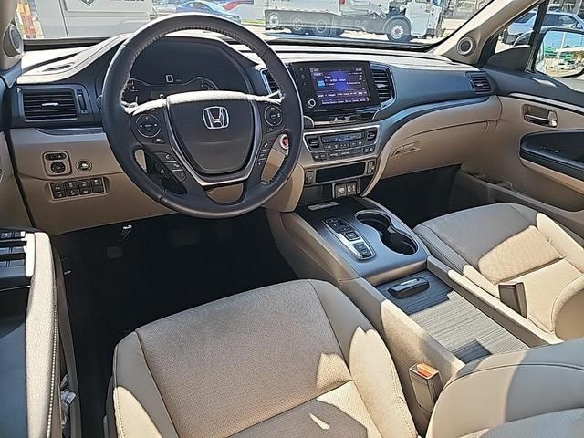 Photo of 2023 White Honda Ridgeline