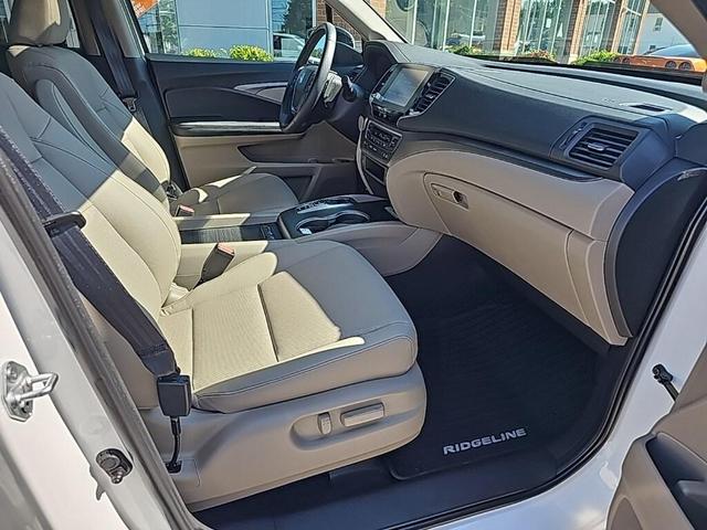 Photo of 2023 White Honda Ridgeline
