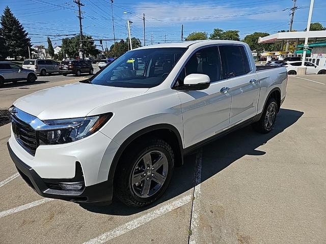 Photo of 2023 White Honda Ridgeline