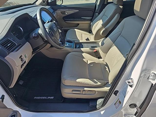 Photo of 2023 White Honda Ridgeline