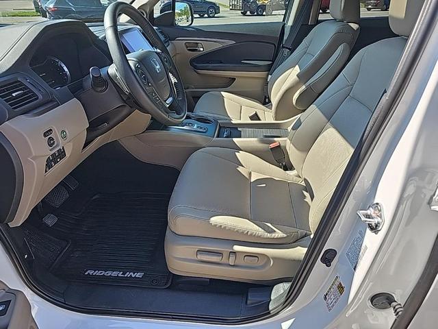 Photo of 2023 White Honda Ridgeline